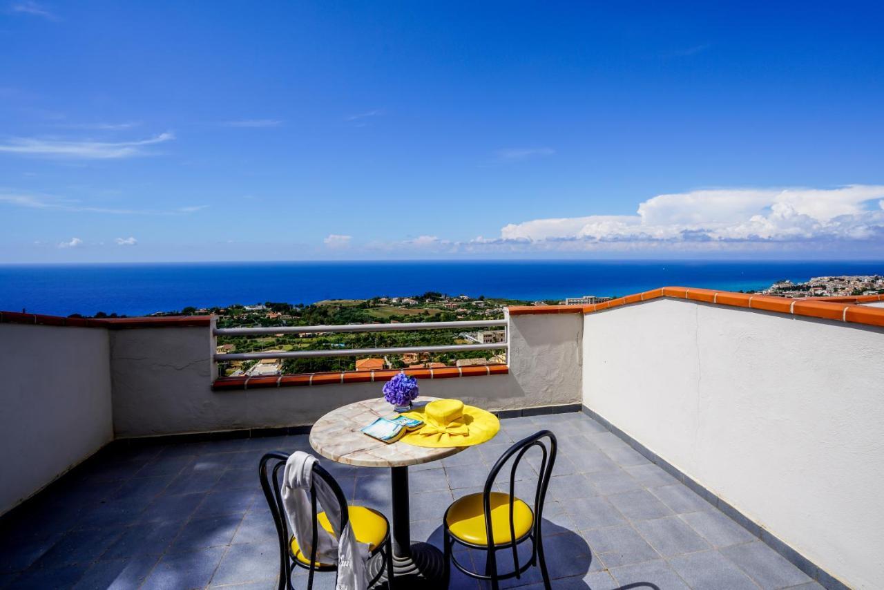 Hotel Orizzonte Blu Tropea Buitenkant foto